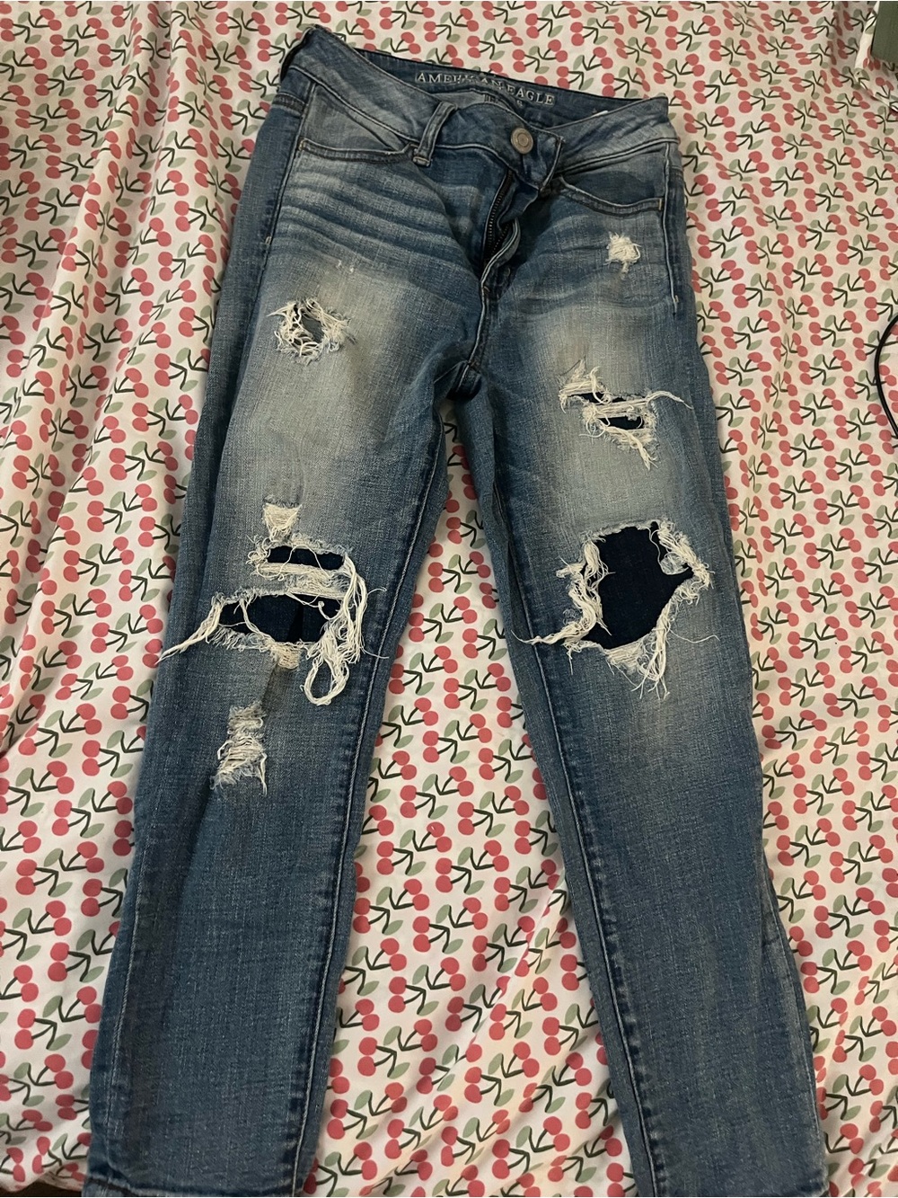 American Eagle Outfitters Women's Distressed Light Blue Skinny Jeans